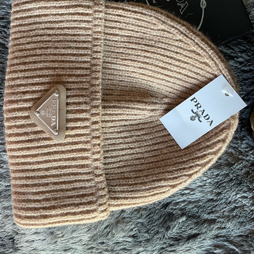 Cashmere/wool blend beanie